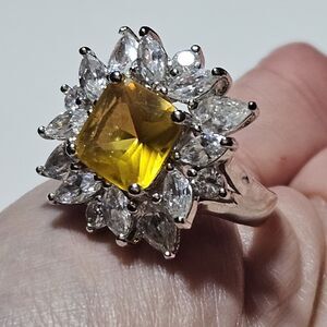 Uncas Vintage Sterling Silver Yellow And Clear Flower Cocktail Ring Size 7.25